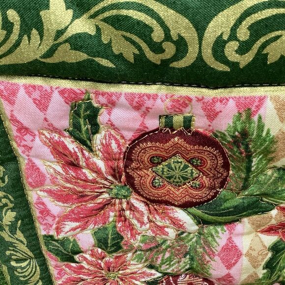 NWT. Hand Crafted Golden Reindeer Lap Quilt/Wall Hanging - Picture 12 of 13